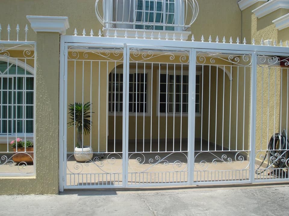 Lorem ipsecteicingam, id aliquam totam aperiam quas rem debitis voluptatem pariat accurehenderit libeiandtsimos.